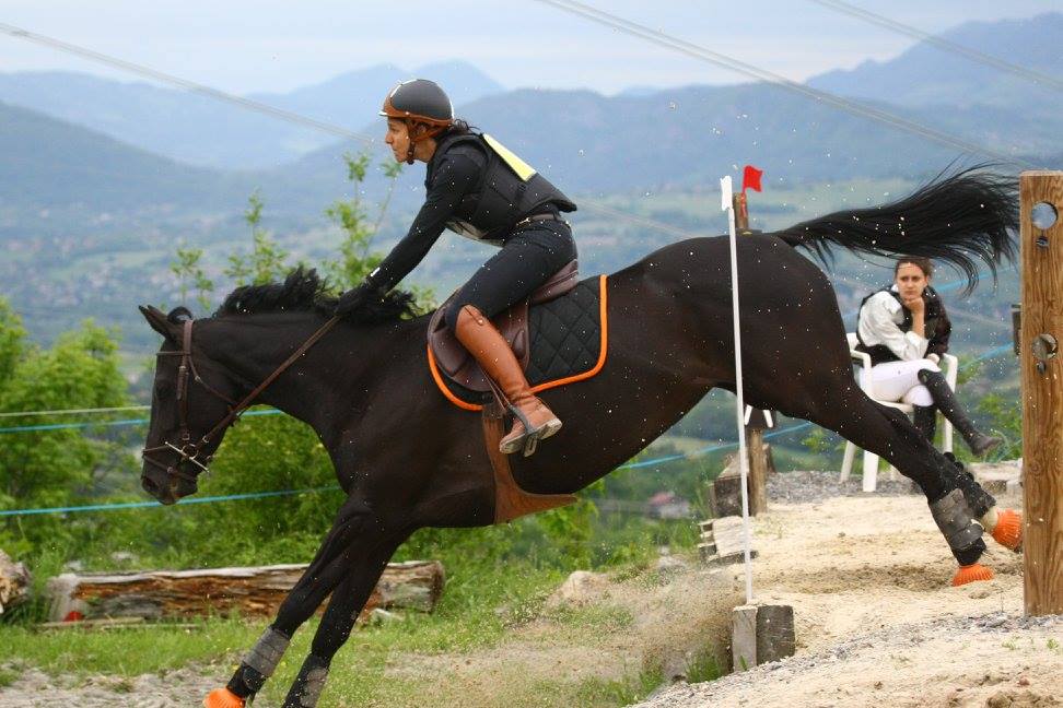 Kauto Speedy commence le concours complet avec sa cavalière